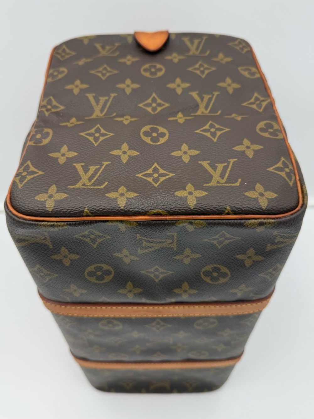 LOUIS VUITTON 1854 PARIS • SAC SOUPLE 35 Bag in Monogram • Made in FRANCE - Picture 10 of 15